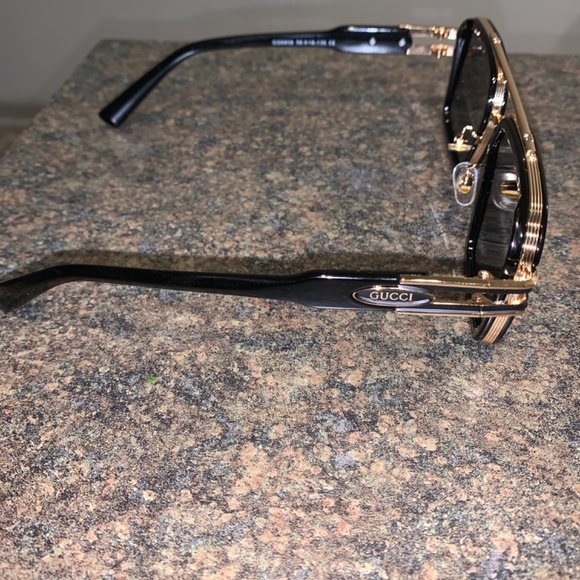 Gucci Glasses - Picture 2 of 4